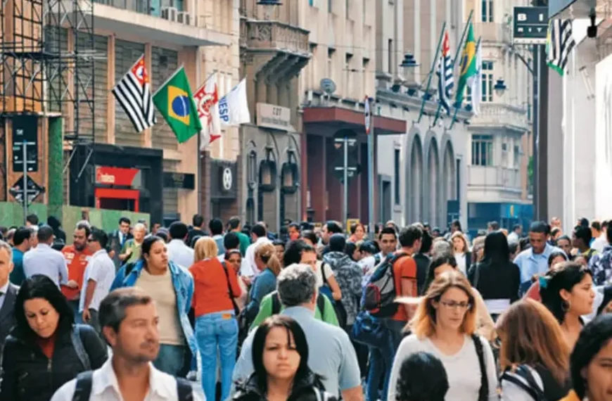 Quais as consequências do armamento na sociedade brasileira?